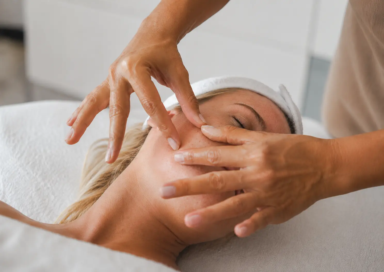 Protocole Intensif, cure de massage visage Face Sculpting et Kobido, lifting naturel progressif à Bidart et Biarritz