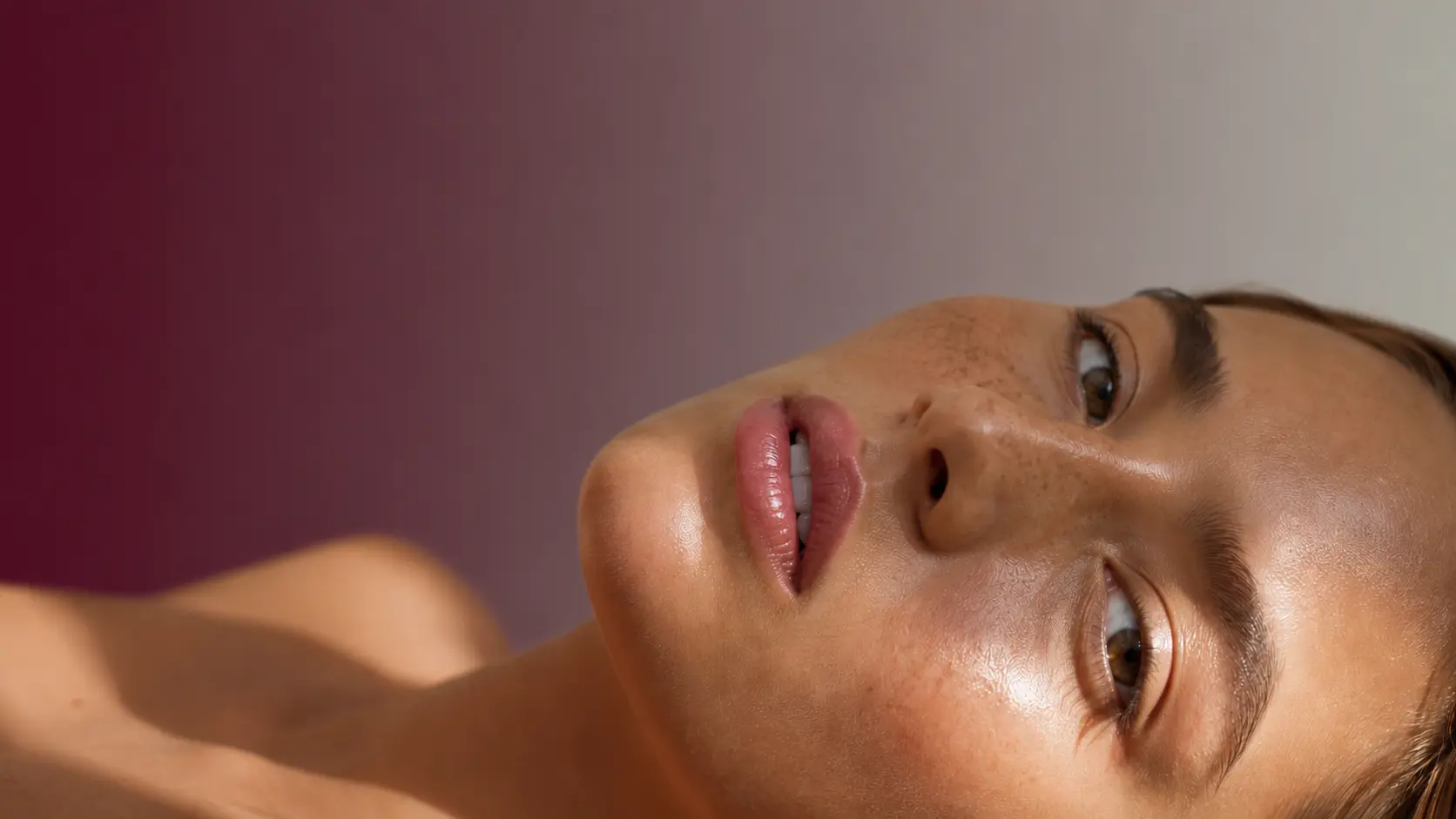 Portrait en gros plan, section tarifs des rituels de massage visage et lifting naturel à Biarritz et Bidart